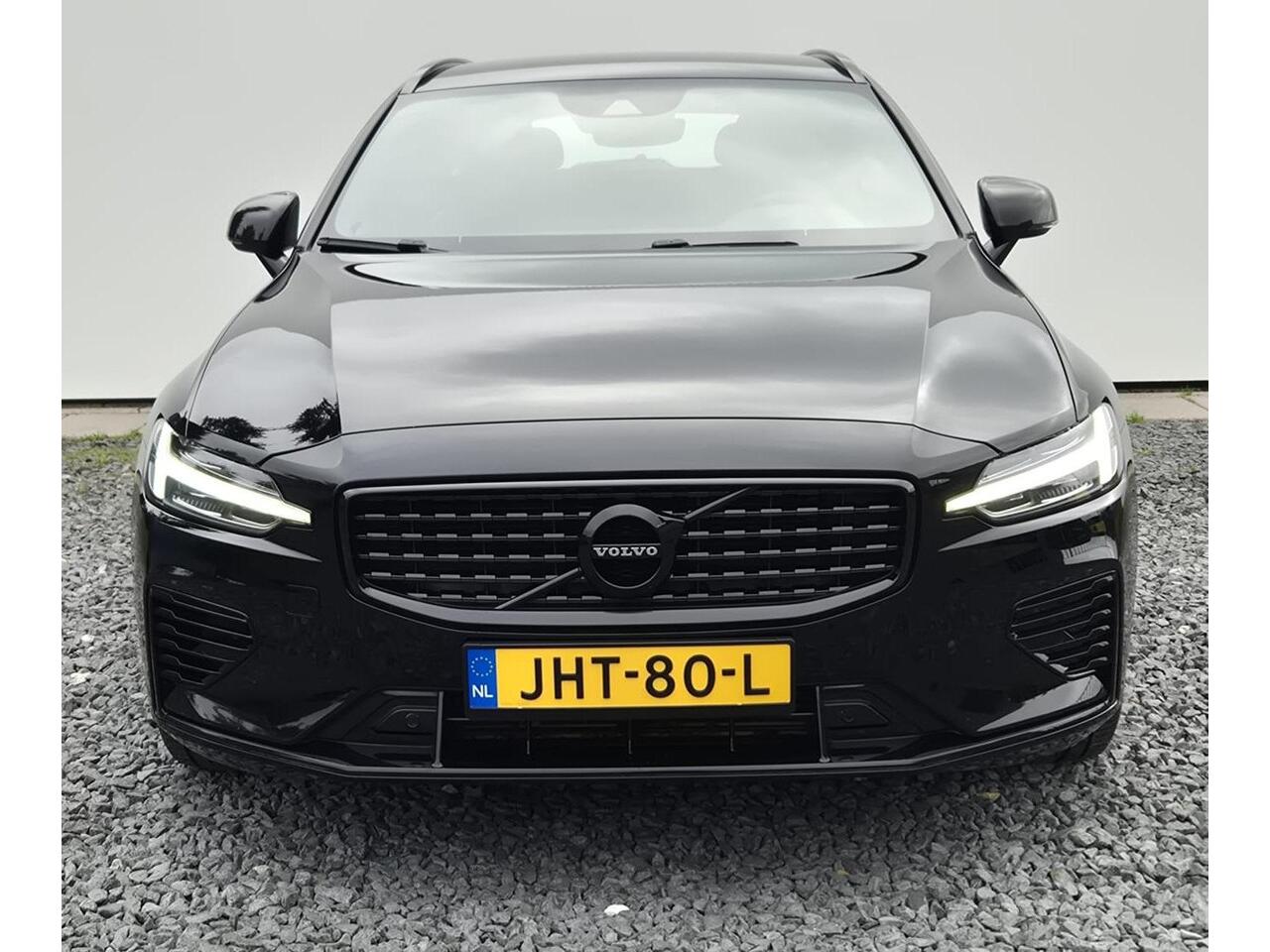 Volvo V60 2.0 T6 Black Edition Recharge AWD Winter Pack - Wegklapbare Trekhaak - Elektrisch bedienbare bestuurder stoel met memory