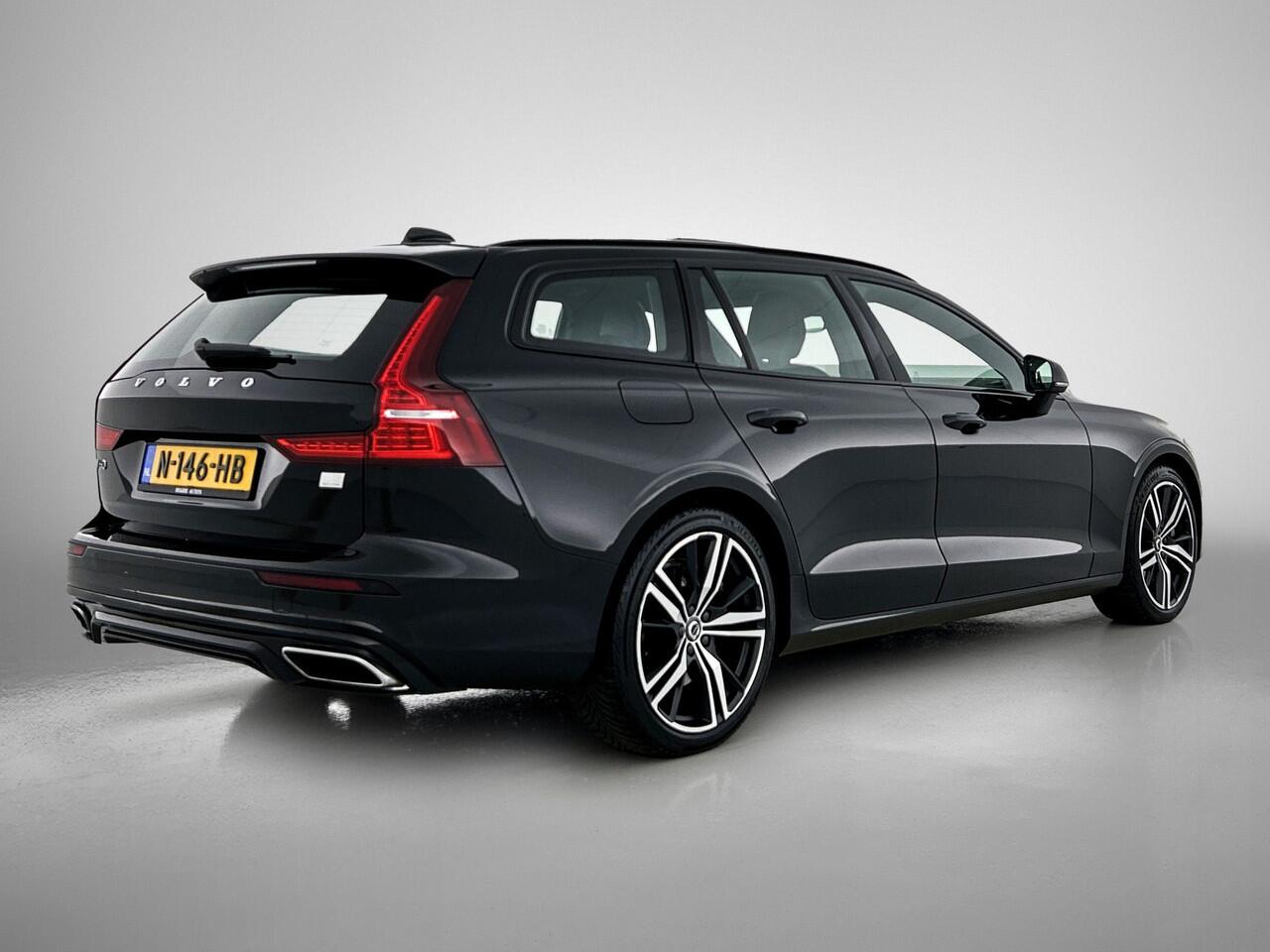 Volvo V60 2.0 T8 Hybride SOH 94% AWD R-Design / Panoramadak / Leder / Navigatie / Adap. Cruise / Pdc.V+A / Stuur- Stoelverwarming / Apk nieuw