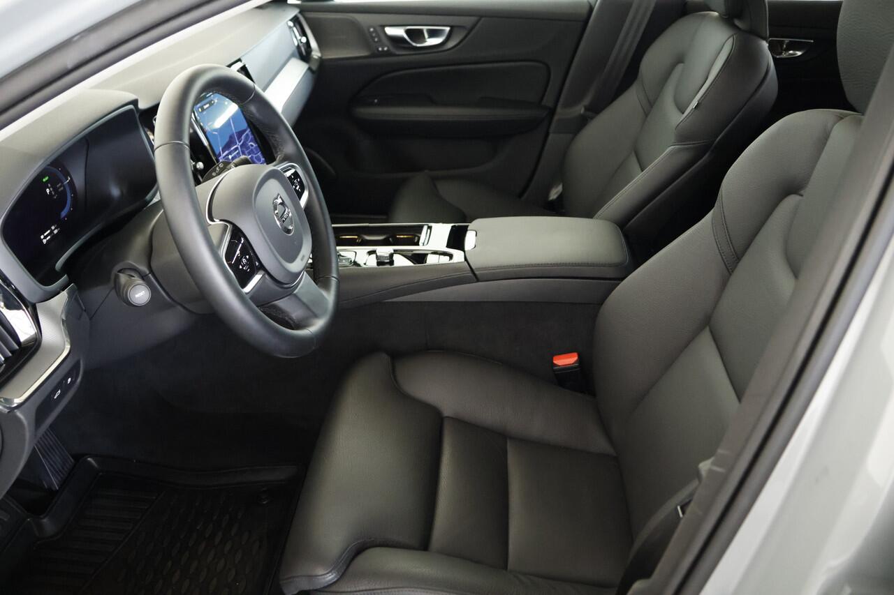 Volvo V60 2.0 T8 Plug-in hybrid AWD Plus Dark / Opendak / LED / H&K / Pilot assist / Leder