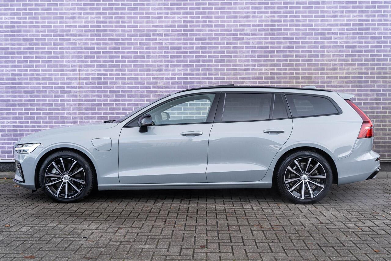 Volvo V60 2.0 T8 Plug-in hybrid AWD Plus Dark | Google | Long Range | Stoelventilatie | Schuif-/Kanteldak | Head-up Display | Getint Glas | Elek. Stoelen | Stoel-/Stuurverwarming | Harman Kardon Audio | Keyless Entry | Dodehoekdetectie | Elek. Achterklep | Zitverle