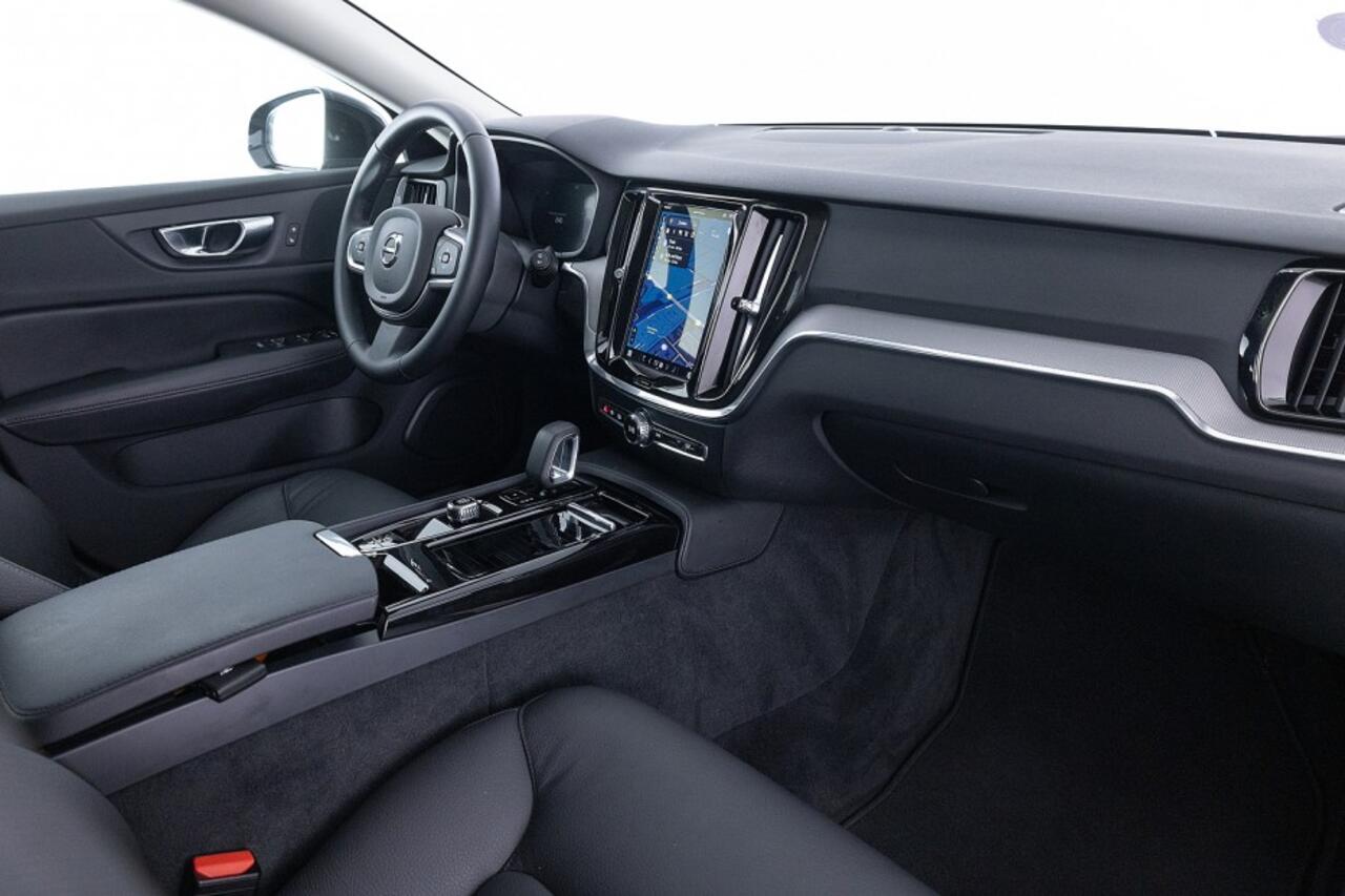 Volvo V60 2.0 T6 Plug-in hybrid AWD Core Bright ? 1e Eigenaar