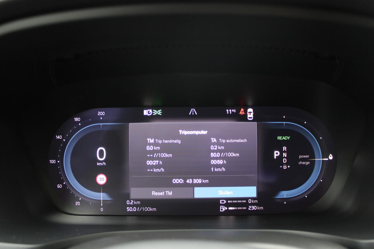 Volvo V60 2.0 T6 Plug-in hybrid AWD Plus Dark Trekhaak Actie | Camera | Elektrische achterklep | Leder | Memory