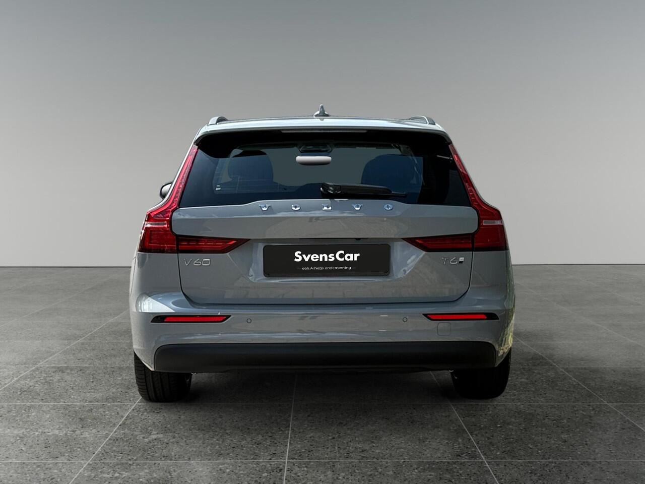 Volvo V60 2.0 T6 Plug-in hybrid AWD Essential | Stoel- en stuurwiel verwarming | Dode hoek detectie | Achteruitrijcamera |