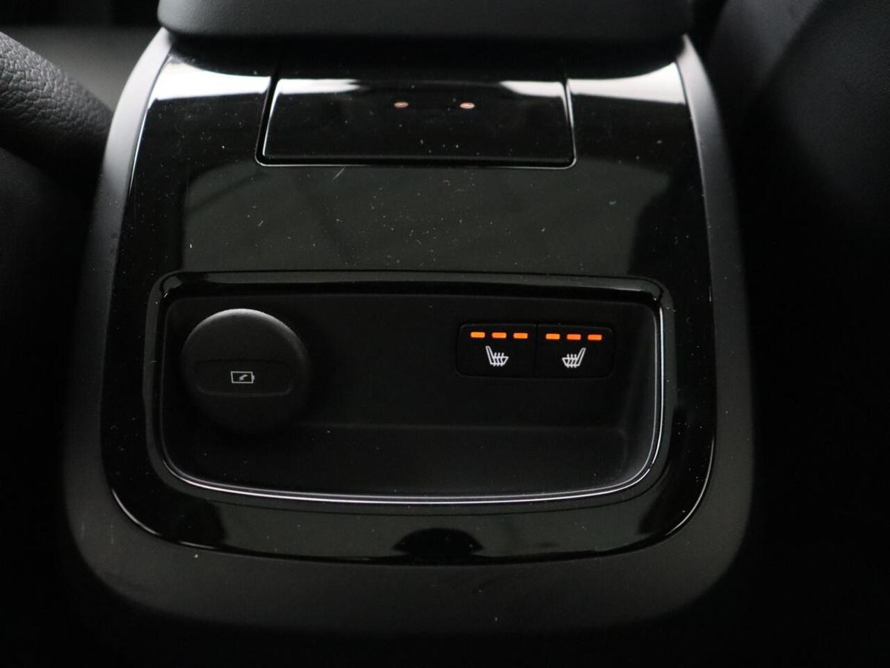 Volvo V60 2.0 T6 Plug-in hybrid AWD | Panoramadak | Trekhaak | Camera | Harman/Kardon | Leder | Stoel & Stuurverwarming