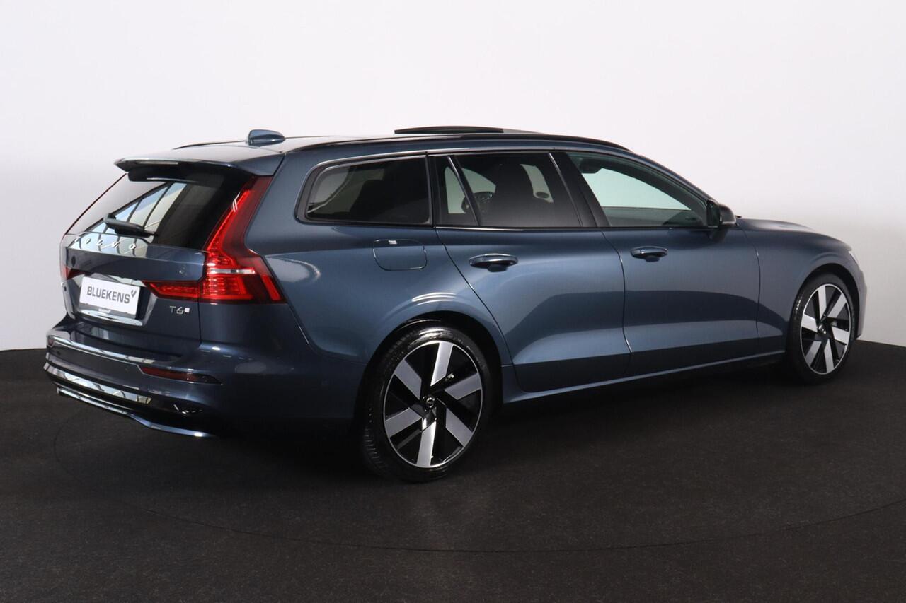 Volvo V60 T6 Recharge AWD Plus Dark - Panorama/schuifdak - IntelliSafe Assist & Surround - 360º Camera - Harman/Kardon audio - Adaptieve LED koplampen - Verwarmde voorstoelen, stuur & achterbank - Parkeersensoren voor & achter - Elektr. bedienb. voorstoelen met geh