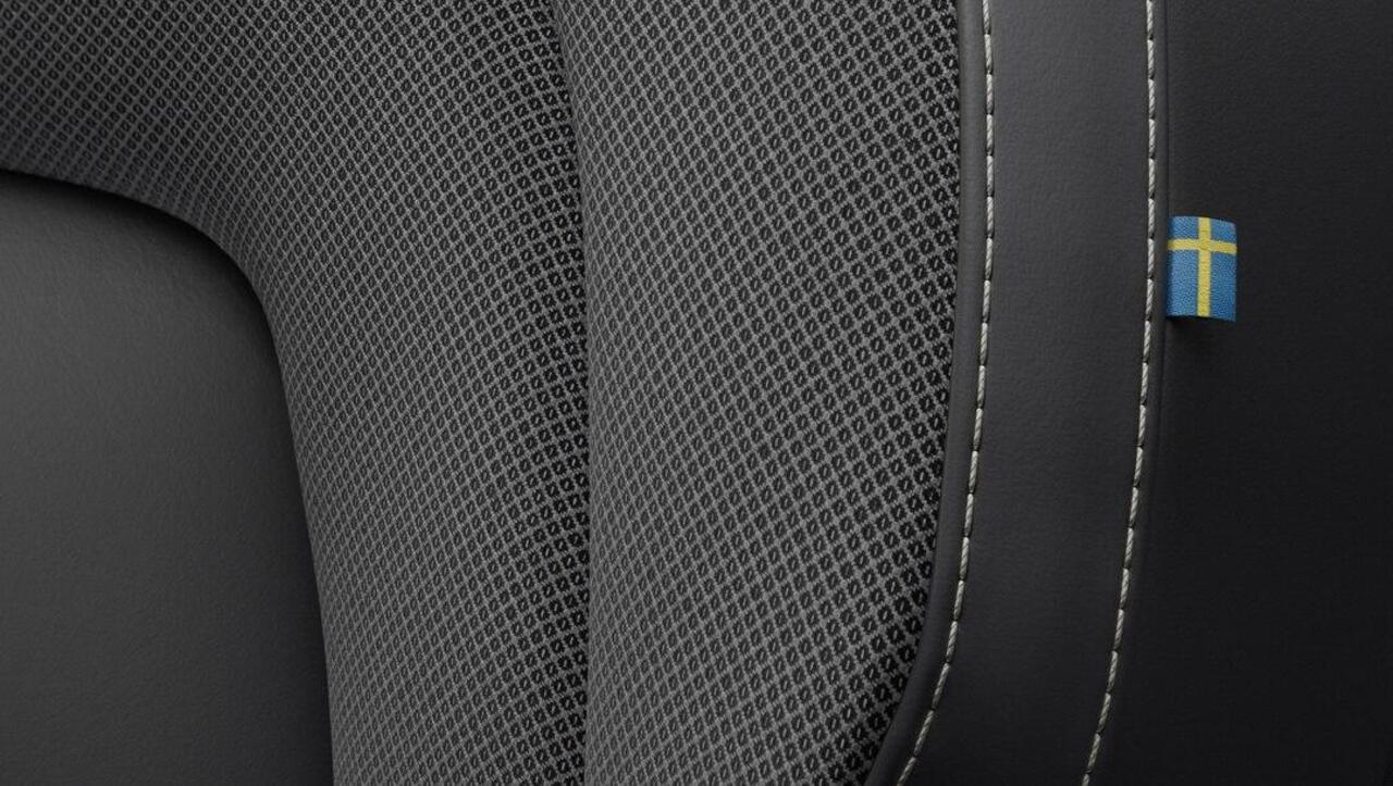 Volvo V60 2.0 T6 Plug-in hybrid AWD Plus Dark Schuif/kantel dak l 360 graden Camera l Head-up Display