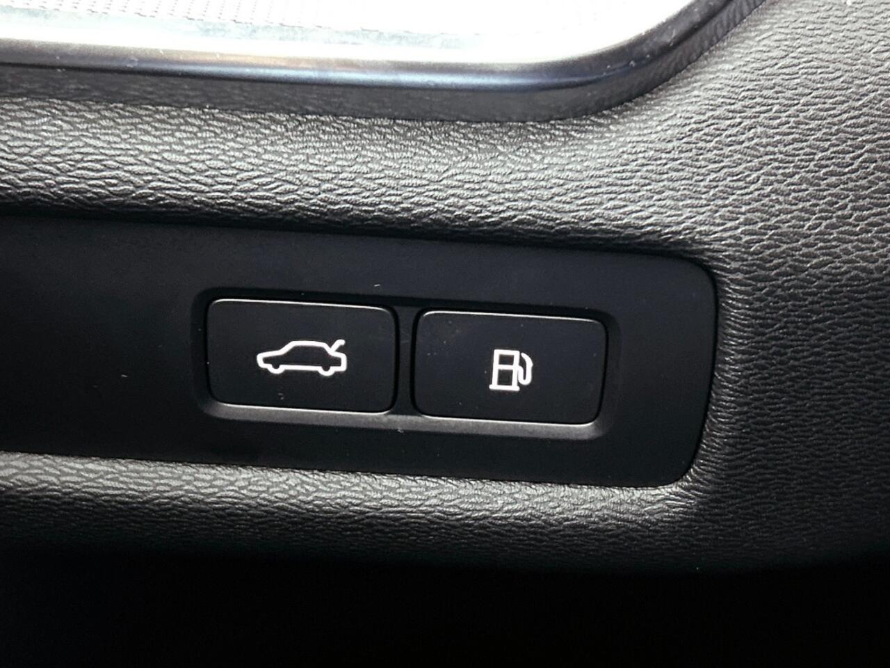 Volvo V60 2.0 T6 AWD Plus Dark | Trekhaak | 360 Camera | Harman Kardon aud