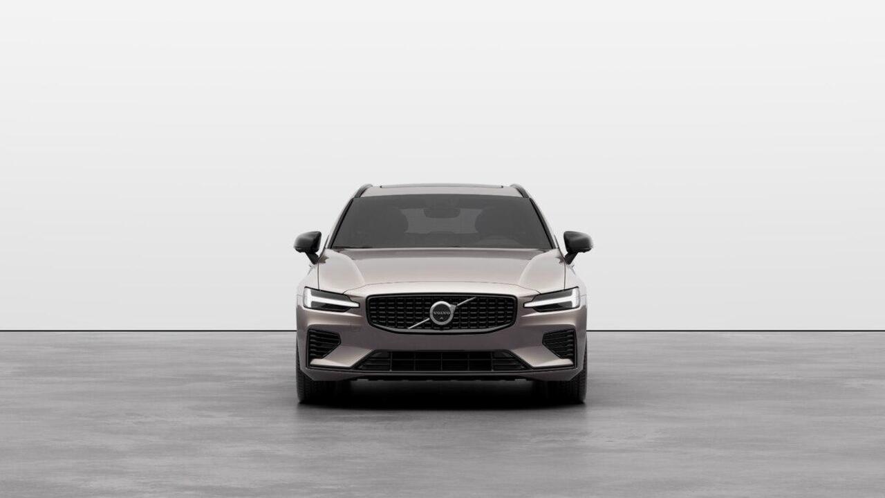 Volvo V60 2.0 T6 Plug-in hybrid AWD Plus Dark | Verwacht Nov. 2025 | Head-Up Display | 360º Camera | 19" Lichtmetalen Wielen | Premium Audio by Harman Kardon | Nappa Lederen Contourstoelen |