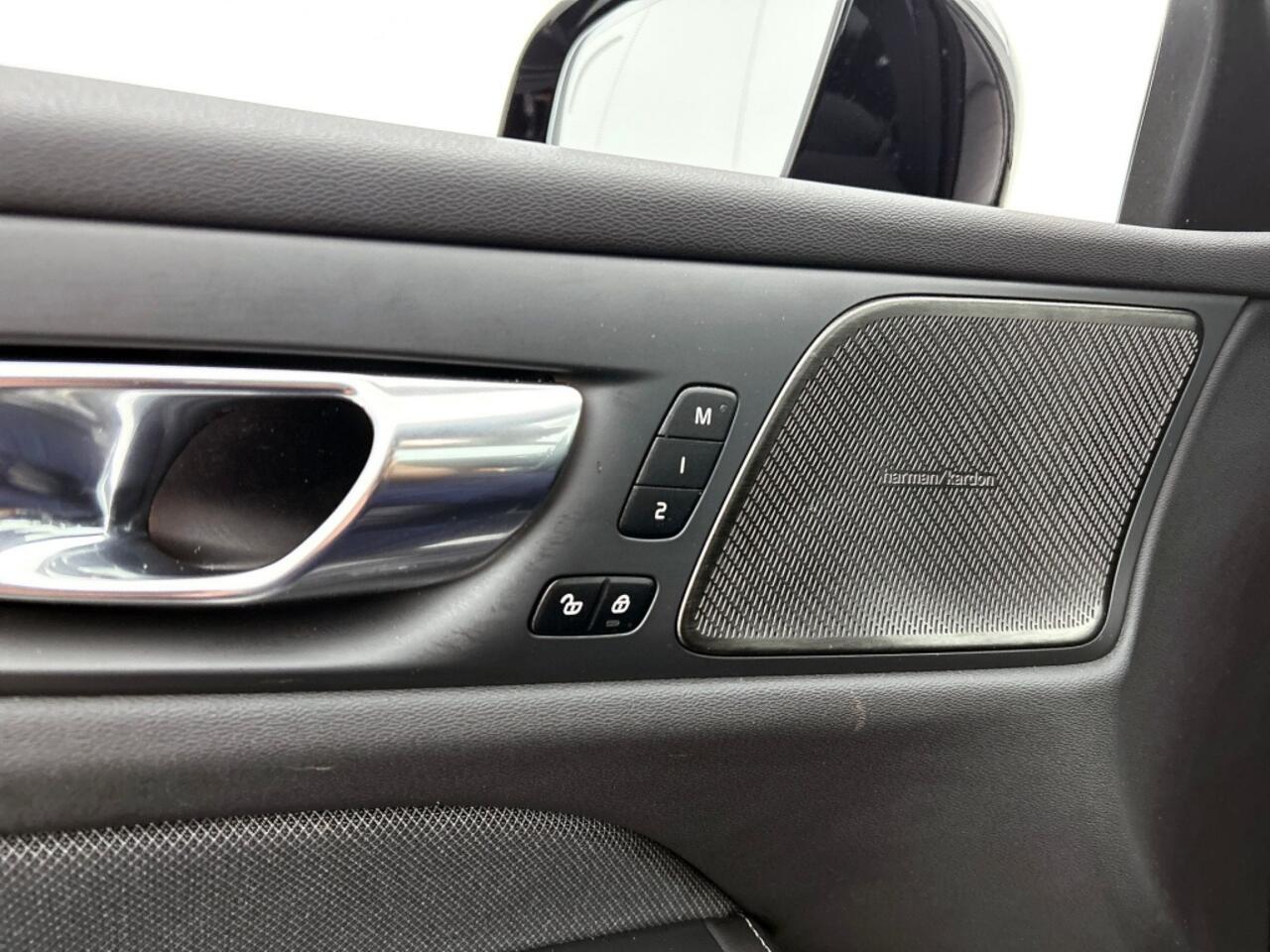 Volvo V60 2.0 T6 Plus Dark | Trekhaak |