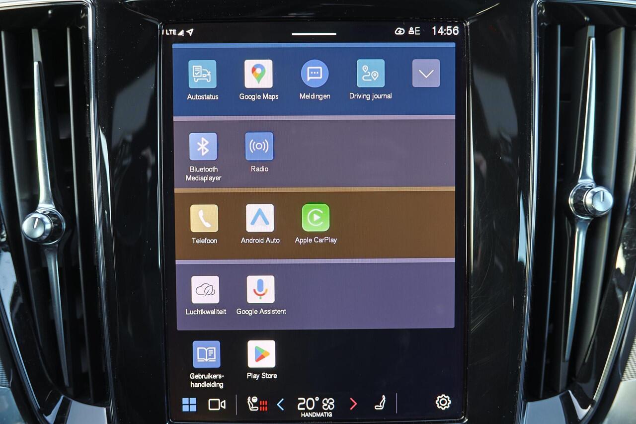 Volvo V60 T6 Recharge AWD Plus Dark - IntelliSafe Assist & Surround - 360º Camera - Harman/Kardon audio - Verwarmde voorstoelen, stuur & achterbank - Parkeersensoren voor & achter - Elektr. bedienb. voorstoelen met geheugen - Elektr. inklapbare trekhaak - 18' LMV