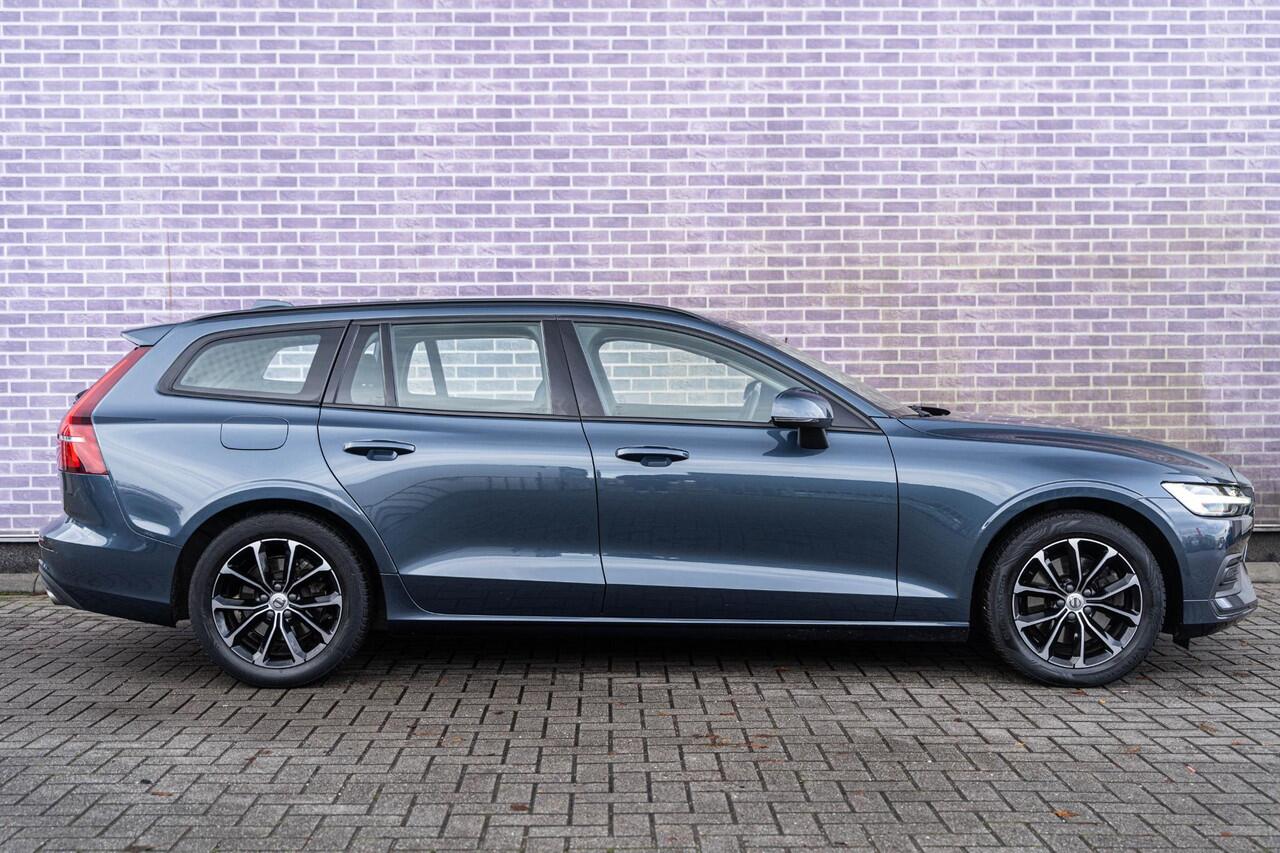Volvo V60 2.0 B3 Momentum Advantage | Adaptieve Cruise Control | Trekhaak | Stoel-/Stuurverwarming | Parkeercamera | Navigatie | Apple CarPlay & Android Auto |