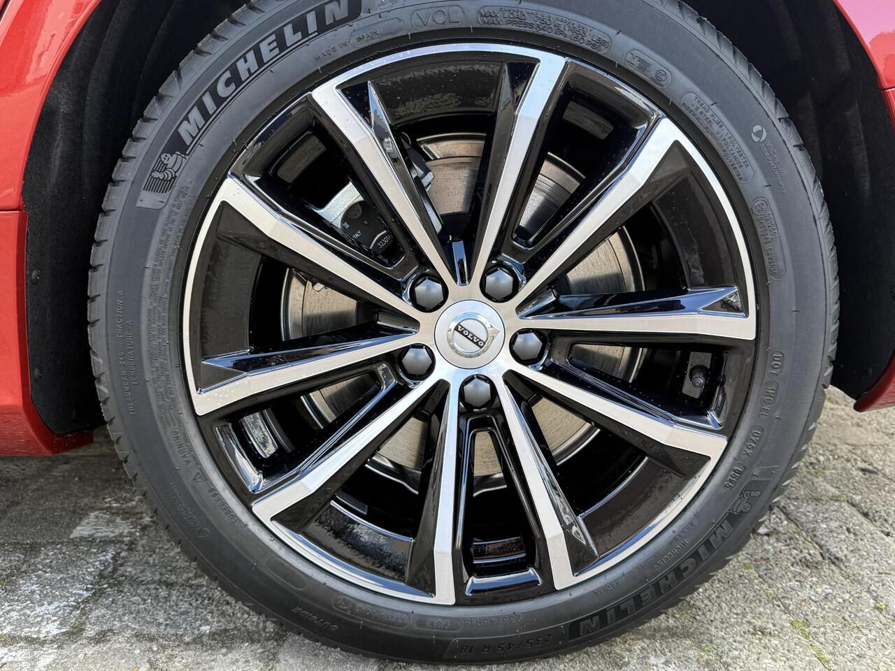 Volvo V60 2.0 T6 Plug-in hybrid AWD Essential Edition Driver assist climate line leder ark assist extra getint glas