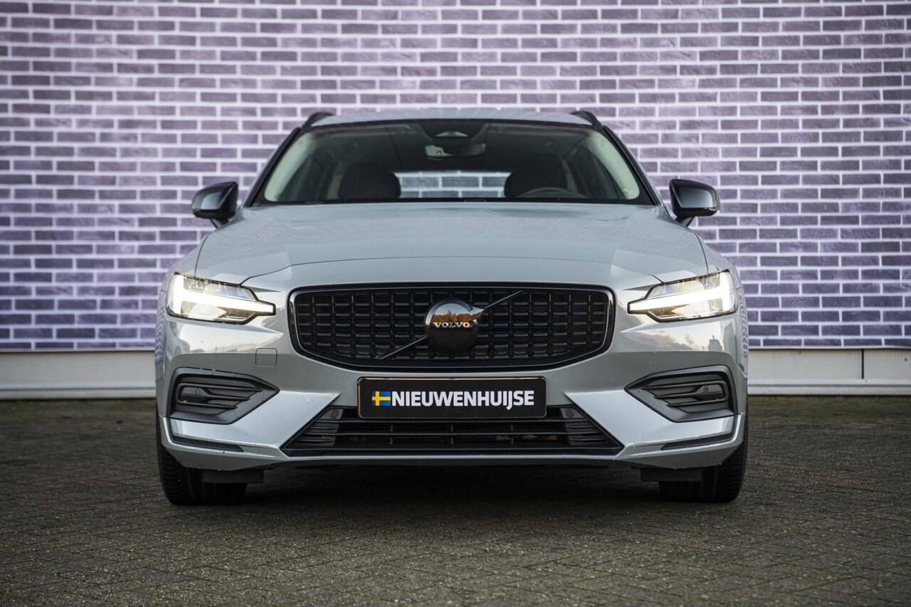 Volvo V60 2.0 B3 Essential Edition | Sport Pack | 19" Black Edition Velgen | Leder | Adaptieve Cruise Control | Stoelverwarming | Park Assist |