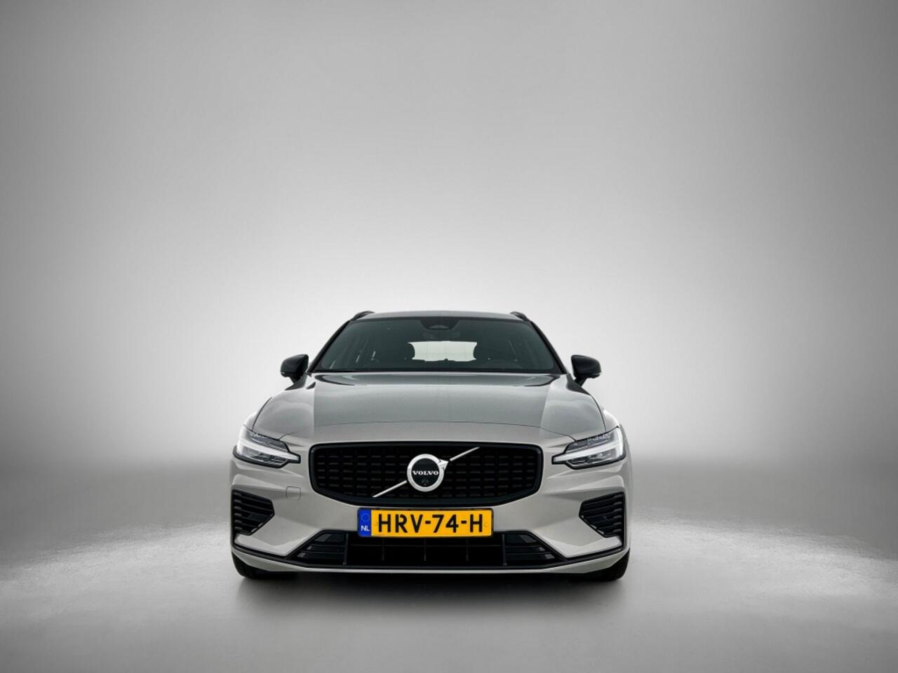 Volvo V60 2.0 T6 Plus Dark | Trekhaak | Sport Leder | 360* | Blis | Pilot