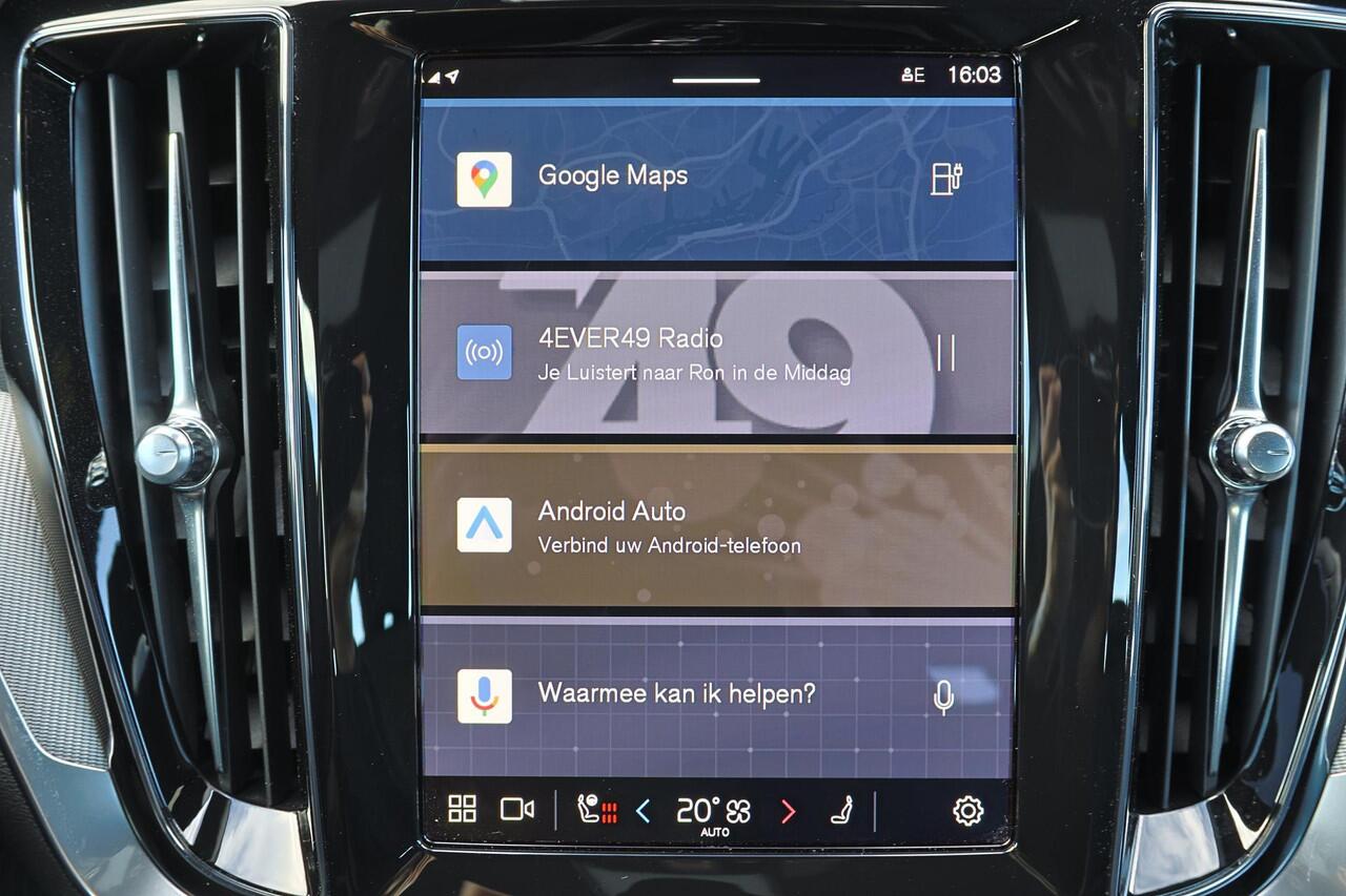 Volvo V60 T6 Recharge AWD Plus Dark - IntelliSafe Assist & Surround - 360º Camera - Harman/Kardon audio - Verwarmde voorstoelen, stuur & achterbank - Parkeersensoren voor & achter - Elektr. bedienb. voorstoelen met geheugen - Elektr. inklapbare trekhaak - 18' LMV