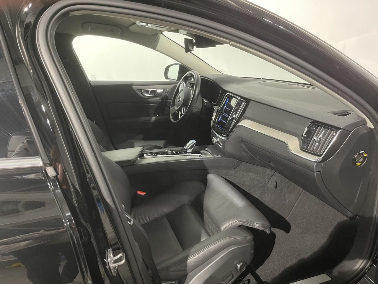 Volvo V60 B4 2.0i MHEV 211pk Inscription Leer, CarPlay, ACC, Trekhaak (1800kg), Navi, A.Camera