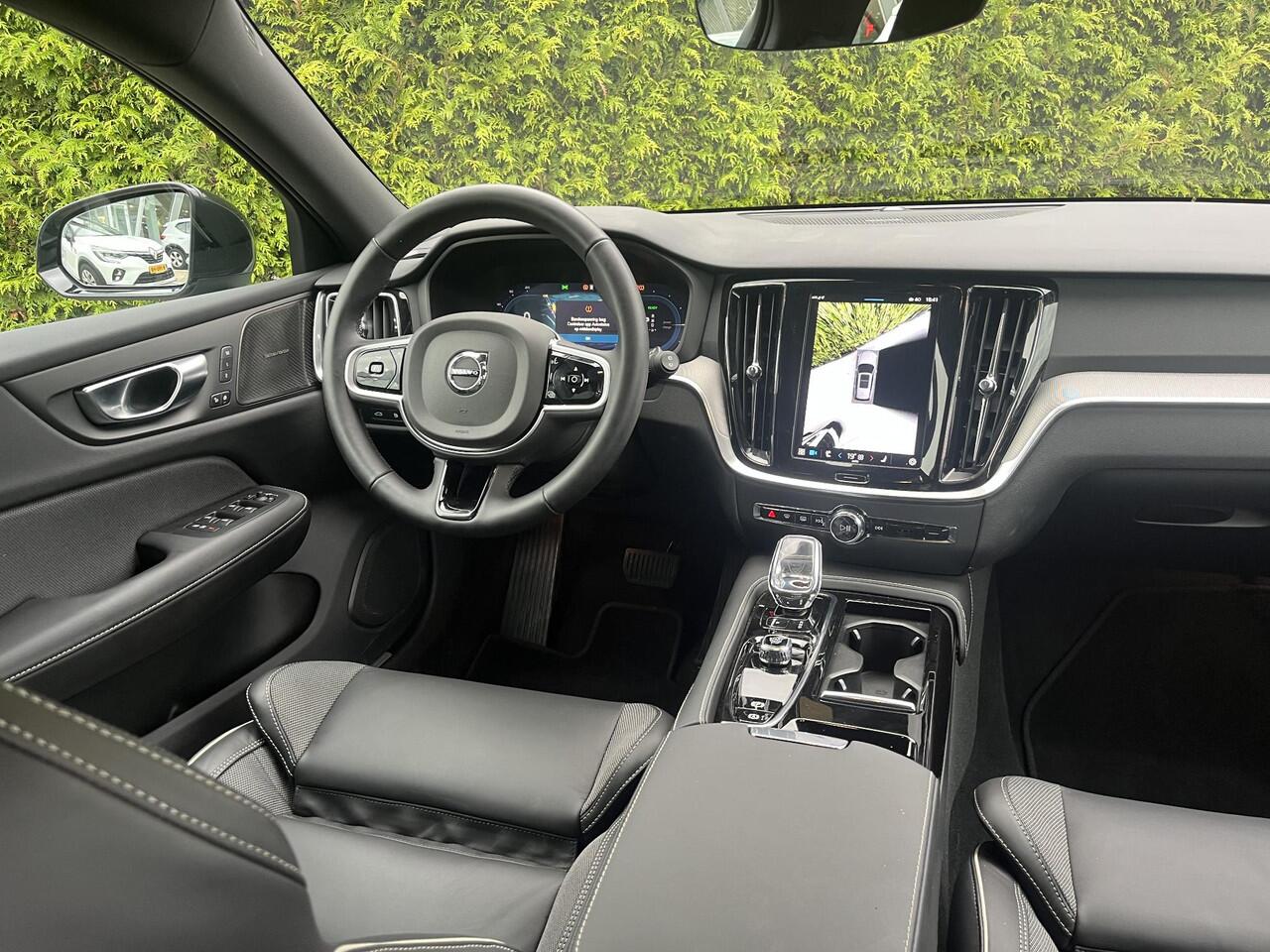 Volvo V60 T6 Plug-in hybrid AWD Plus Dark | Pilot Assist | Trekhaak | H&K Audio | 360 Camera