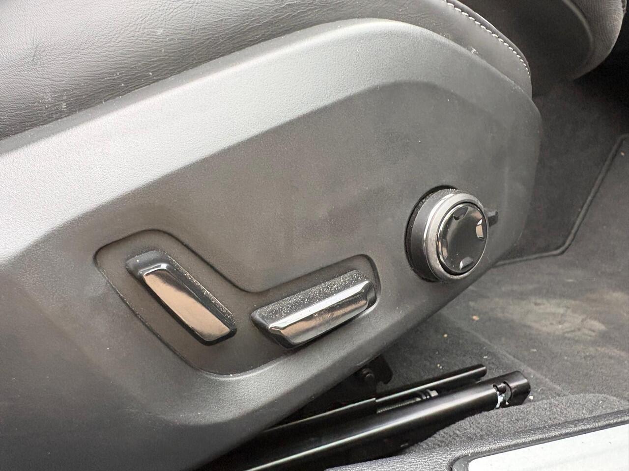 Volvo V60 T6 Plug-in hybrid AWD Plus Dark