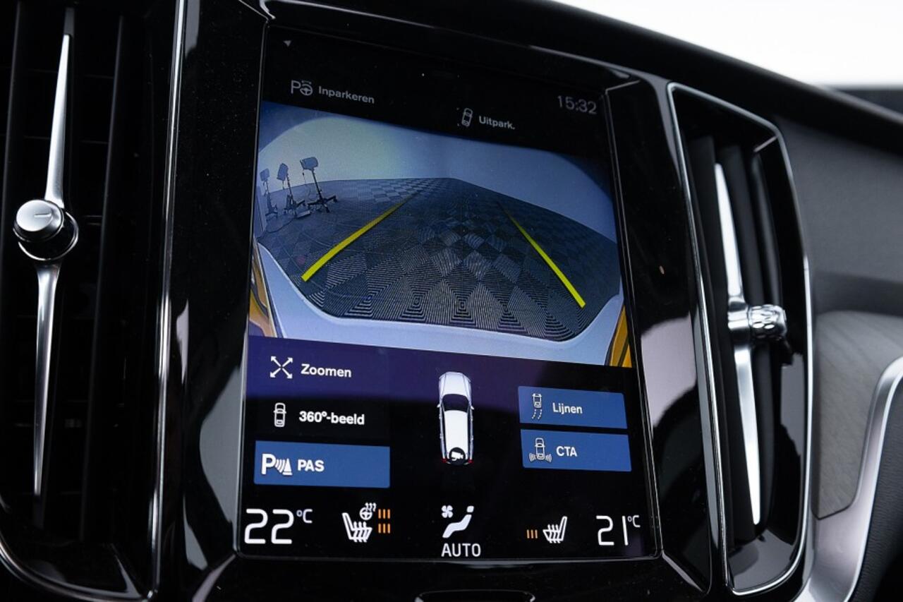 Volvo V60 CROSS COUNTRY 2.0 B5 AWD Pro | PANORAMADAK | LEDER | HK audio | ? 1e Eigenaar | Mild Hybrid