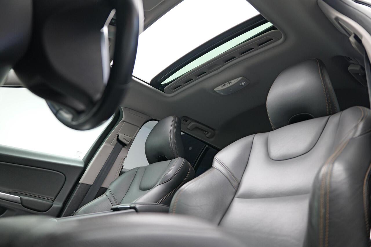 Volvo V60 CROSS COUNTRY 2.0 D4 Polar+ |Schuifdak|Memory|Camera|Leder|Stuurverwarming|