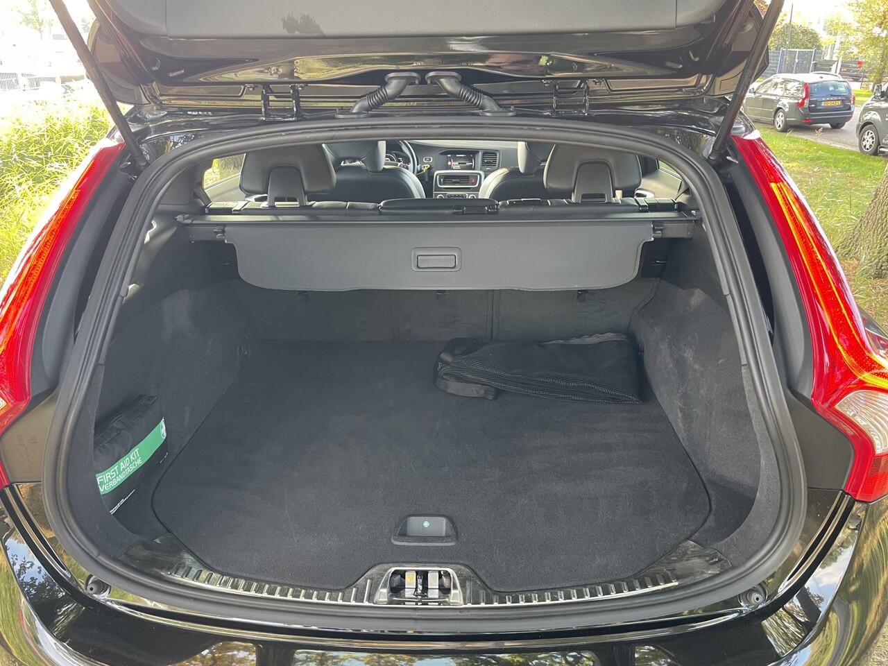 Volvo V60 CROSS COUNTRY 2.0 T5 Polar+ | 1e eigenaar | Achteruitrijcamera |