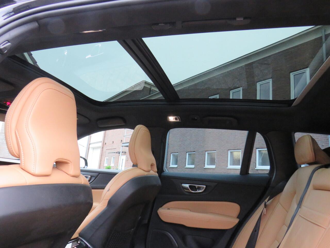 Volvo V60 CROSS COUNTRY 2.0 B5 AWD Pro * Rijklaarprijs incl. garantie * Trekhaak * Panoramadak * Leder * Adaptive Cruise * Led * 360 Camera *