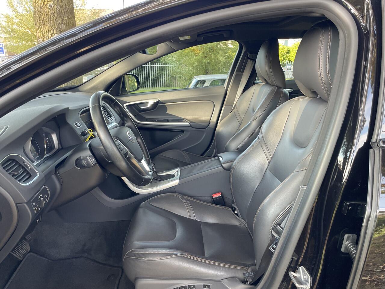 Volvo V60 CROSS COUNTRY 2.0 T5 Polar+ | 1e eigenaar | Achteruitrijcamera |