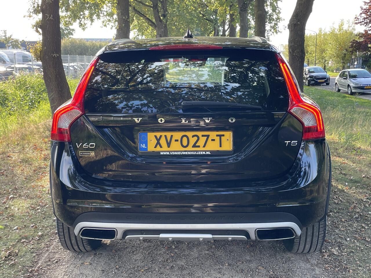 Volvo V60 CROSS COUNTRY 2.0 T5 Polar+ | 1e eigenaar | Achteruitrijcamera |
