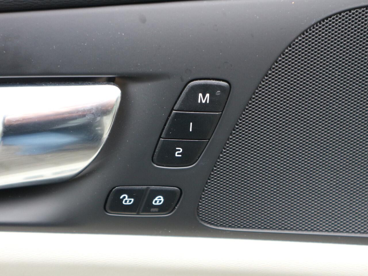 Volvo V60 CROSS COUNTRY 2.0 B5 AWD Pro NAVI ADAP CRUISE