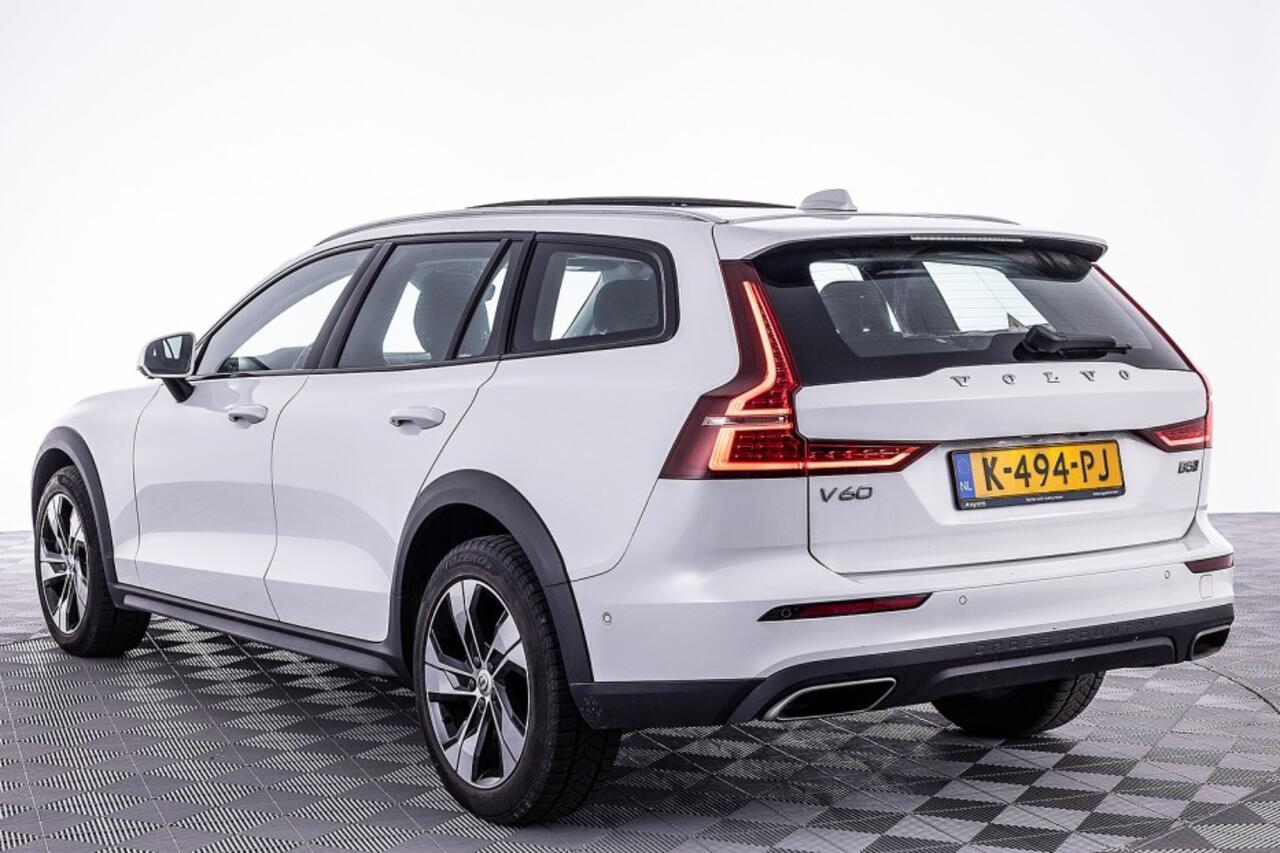 Volvo V60 CROSS COUNTRY 2.0 B5 AWD Pro | PANORAMADAK | LEDER | HK audio | ? 1e Eigenaar | Mild Hybrid