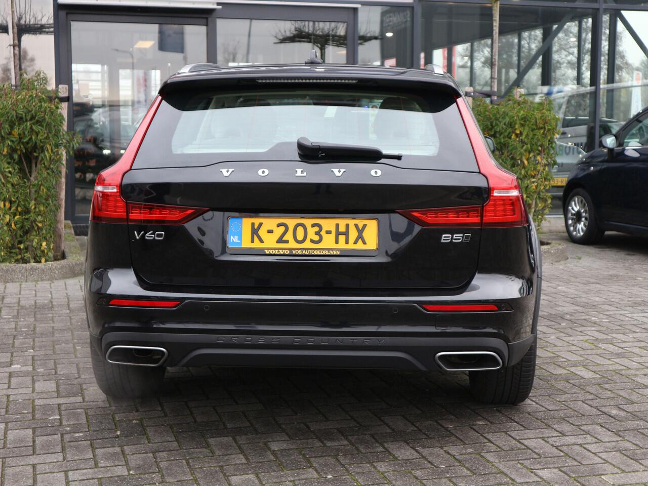 Volvo V60 CROSS COUNTRY 2.0 B5 AWD Pro NAVI ADAP CRUISE