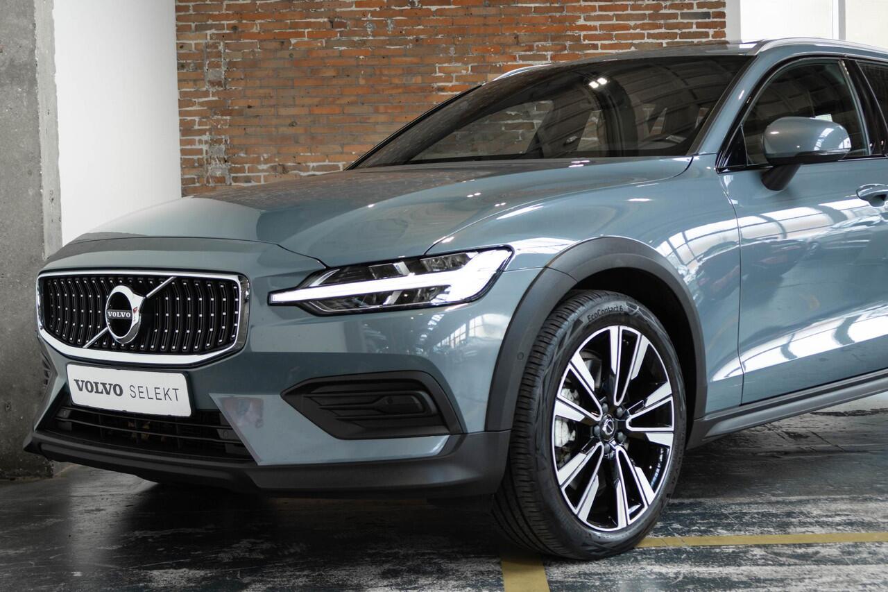 Volvo V60 CROSS COUNTRY B5 AWD Business Pro | 1ste eigenaar | Amber Nappa Lederen Bekleding | Parkeercamera | Parkeersensoren voor + achter | Volvo on Call | Geventileerde voorstoelen | Stoelmassage | Panoramadak | Stoelverwarming