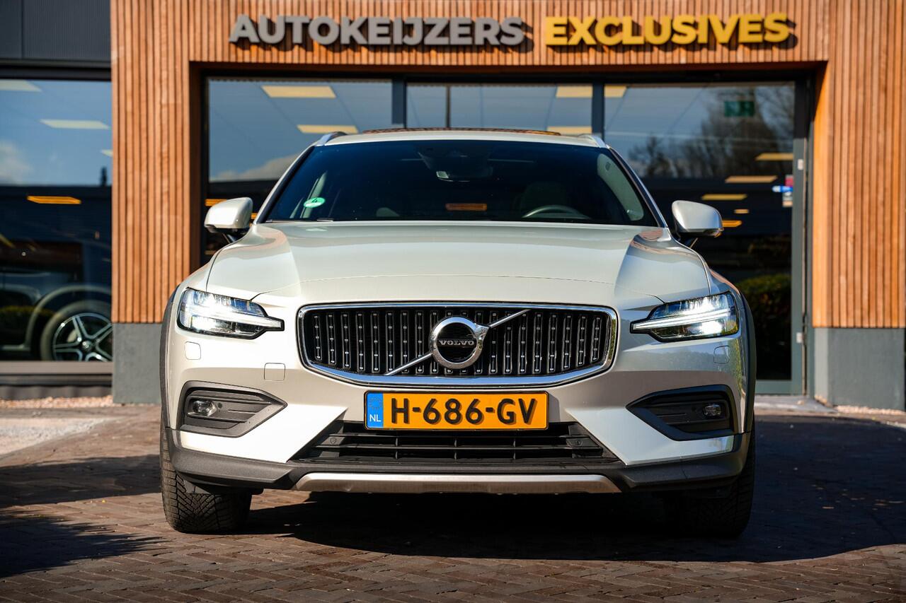 Volvo V60 CROSS COUNTRY 2.0 T5 AWD Pro Panodak Memory Harman Kardon Leer Trekhaak ACC HUD