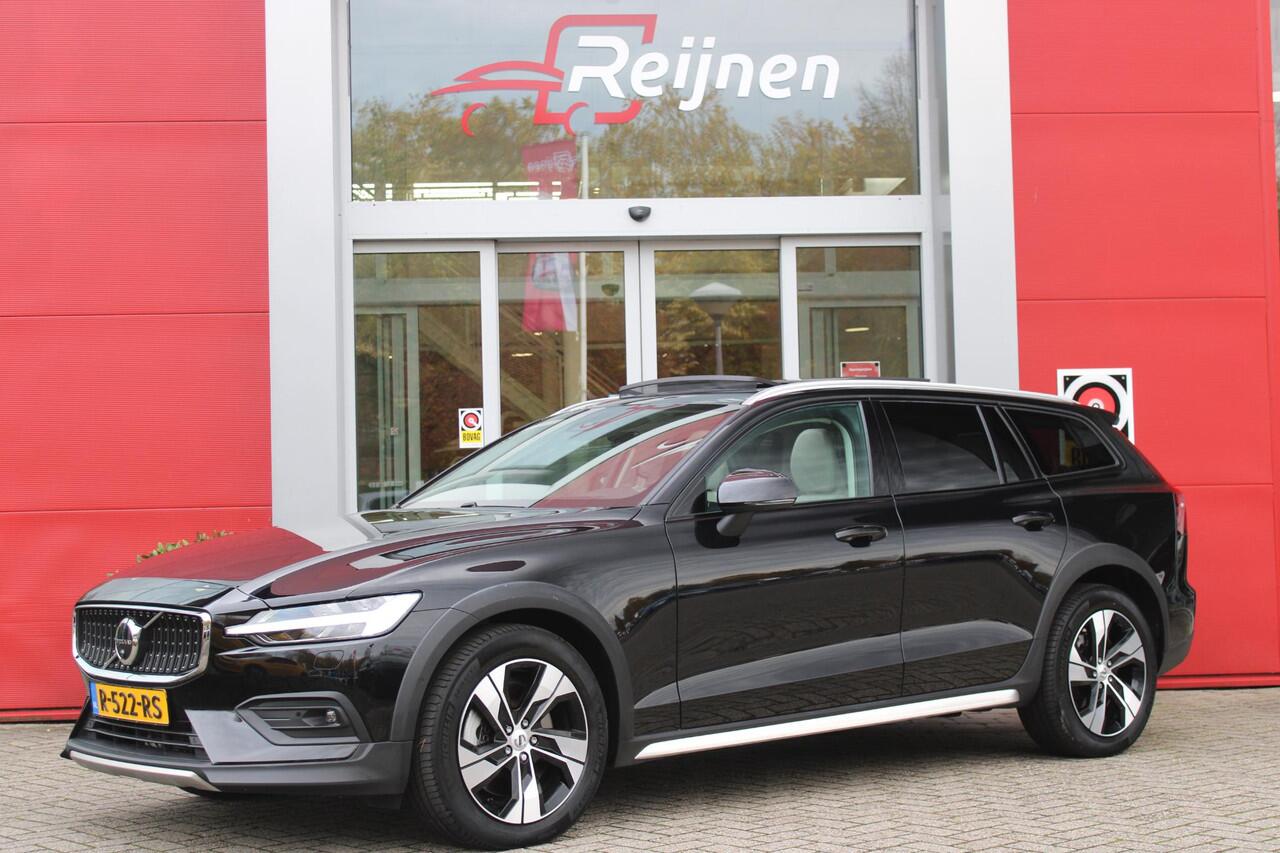 Volvo V60 CROSS COUNTRY 2.0 B5 250PK CROSSCOUNTRY AWD Ultimate AWD (VIERWIELAANDRIJVING) | PANORAMISCH SCHUIF/KANTELDAK | PARKEERVERWARMING MET TIMER (STANDKACHEL) | MORITZ LEDEREN BEKLEDING MET COMFORTSTOELEN EN DUAL TONE LEDEREN STUURWIEL | ELEKTRISCH VERSTELBARE VOORSTOELEN M