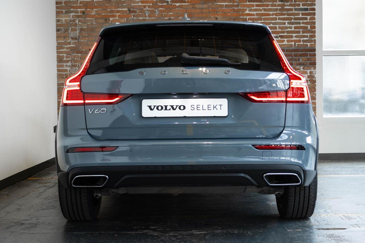 Volvo V60 CROSS COUNTRY B5 AWD Business Pro | 1ste eigenaar | Amber Nappa Lederen Bekleding | Parkeercamera | Parkeersensoren voor + achter | Volvo on Call | Geventileerde voorstoelen | Stoelmassage | Panoramadak | Stoelverwarming