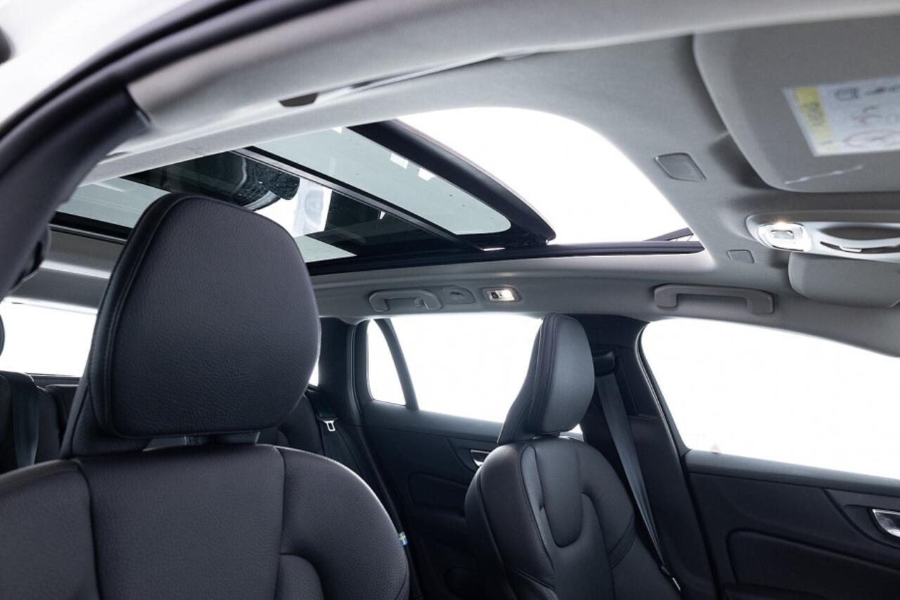 Volvo V60 CROSS COUNTRY 2.0 B5 AWD Pro | PANORAMADAK | LEDER | HK audio | ? 1e Eigenaar | Mild Hybrid