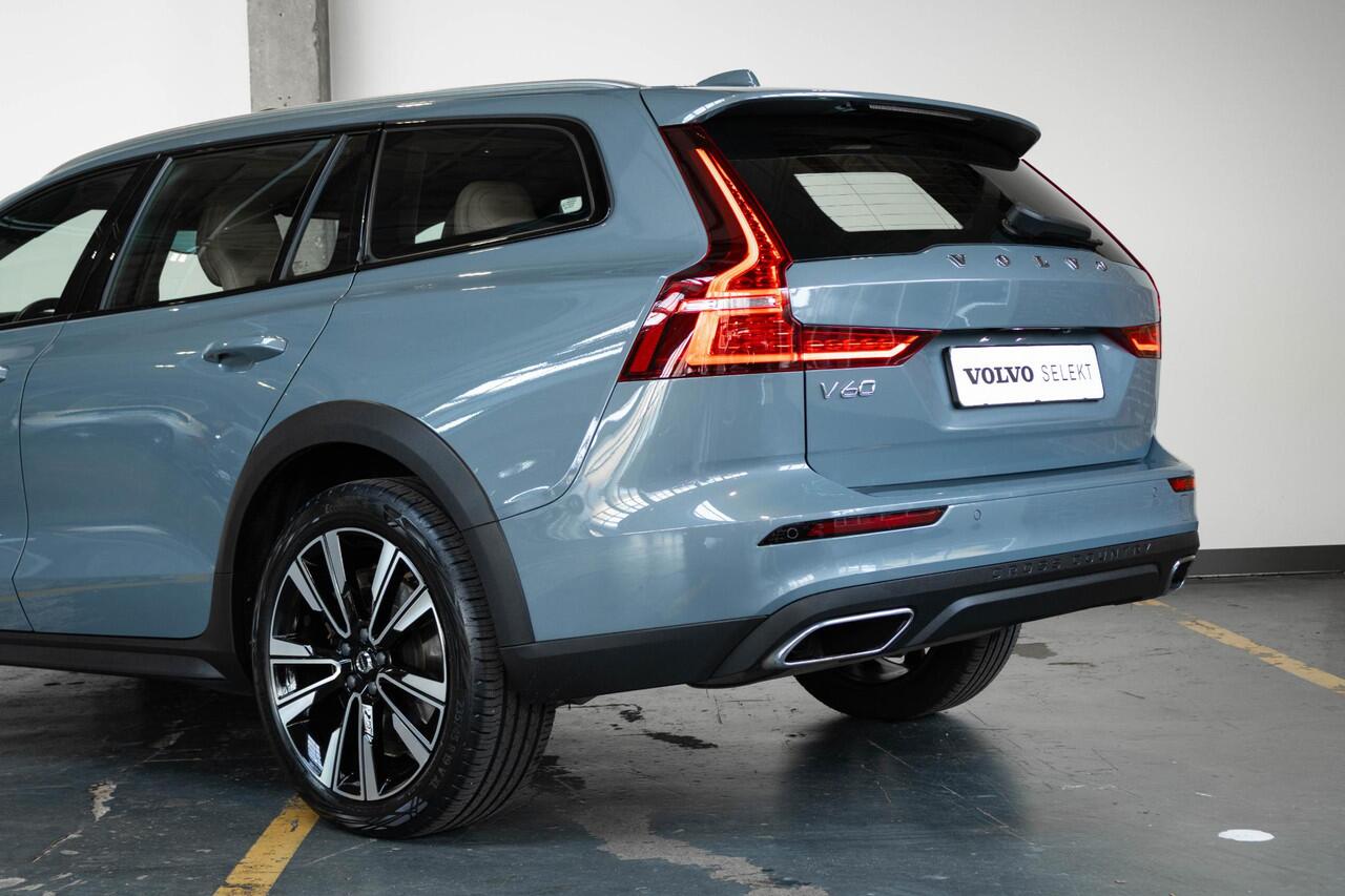 Volvo V60 CROSS COUNTRY B5 AWD Business Pro | 1ste eigenaar | Amber Nappa Lederen Bekleding | Parkeercamera | Parkeersensoren voor + achter | Volvo on Call | Geventileerde voorstoelen | Stoelmassage | Panoramadak | Stoelverwarming