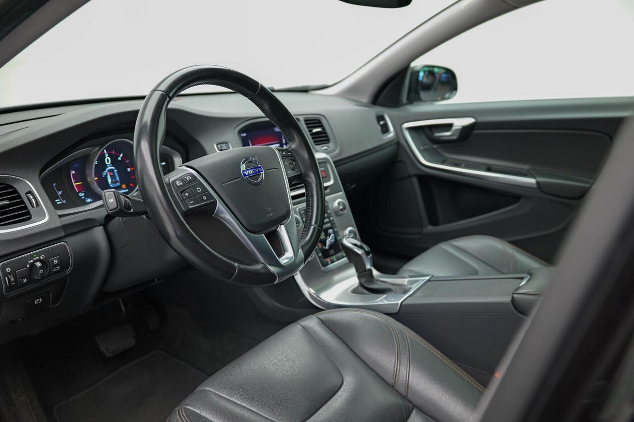 Volvo V60 CROSS COUNTRY 2.0 D4 Polar+ |Schuifdak|Memory|Camera|Leder|Stuurverwarming|