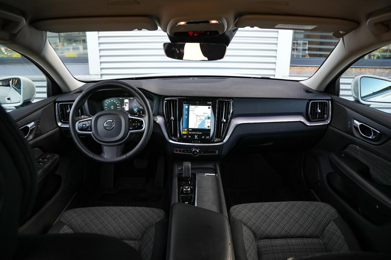 Volvo V60 CROSS COUNTRY 2.0 B5 AWD Pro Adaptieve Cruise Keyless Memory 18''LM