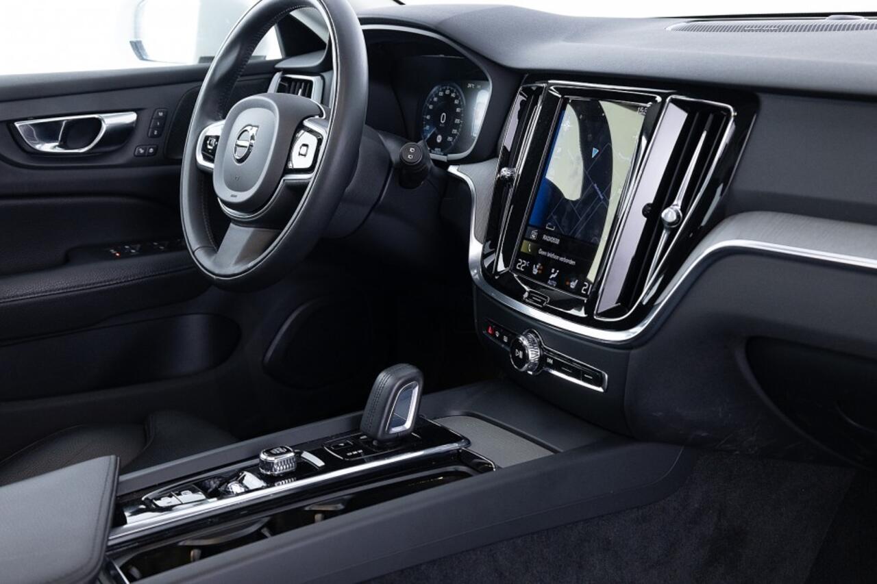 Volvo V60 CROSS COUNTRY 2.0 B5 AWD Pro | PANORAMADAK | LEDER | HK audio | ? 1e Eigenaar | Mild Hybrid