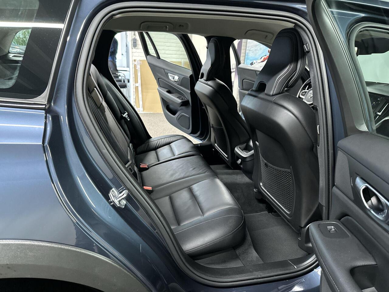 Volvo V60 CROSS COUNTRY 2.0 B5 AWD Pro Automaat | Trekhaak | Leder | Memory