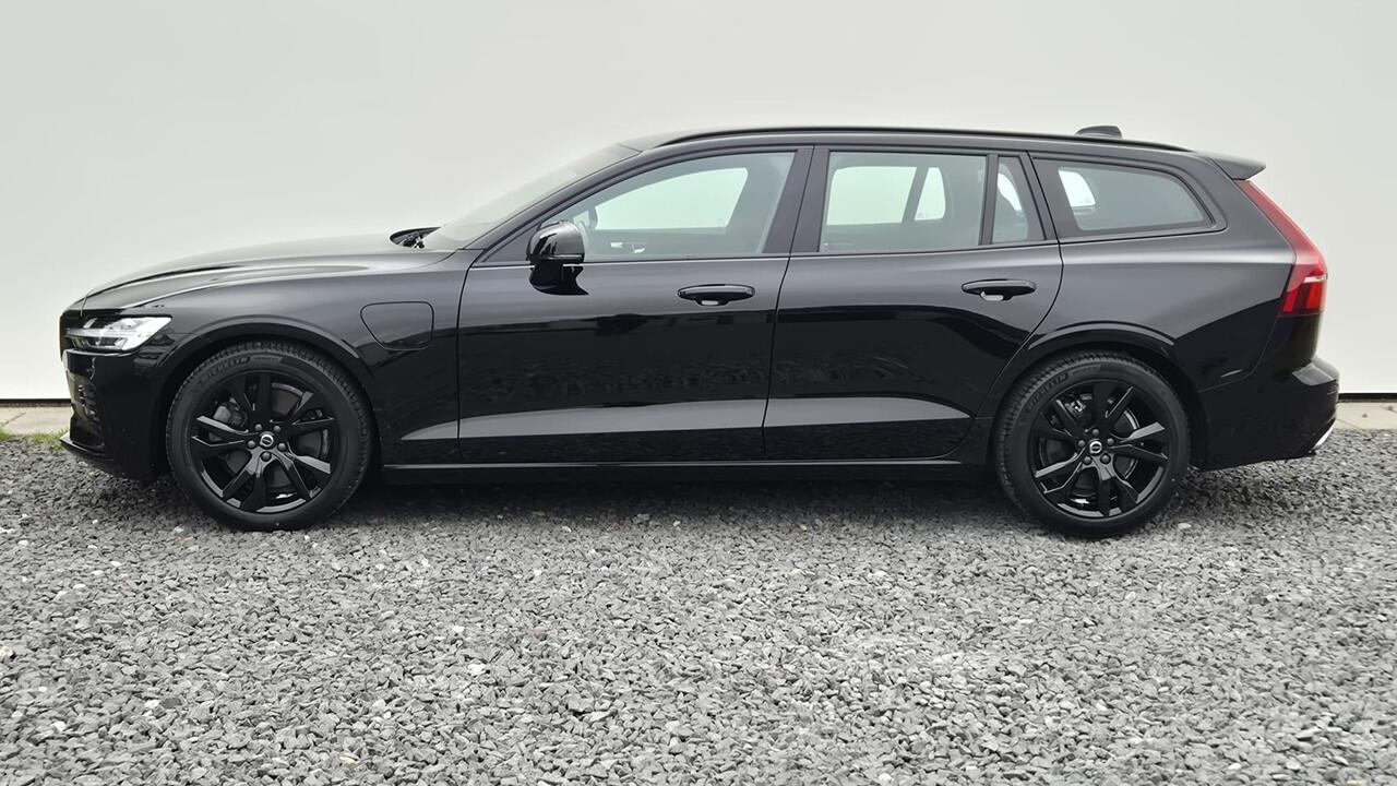 Volvo V60 2.0 T6 Black Edition Recharge AWD Winter Pack - Wegklapbare Trekhaak - Elektrisch bedienbare bestuurder stoel met memory