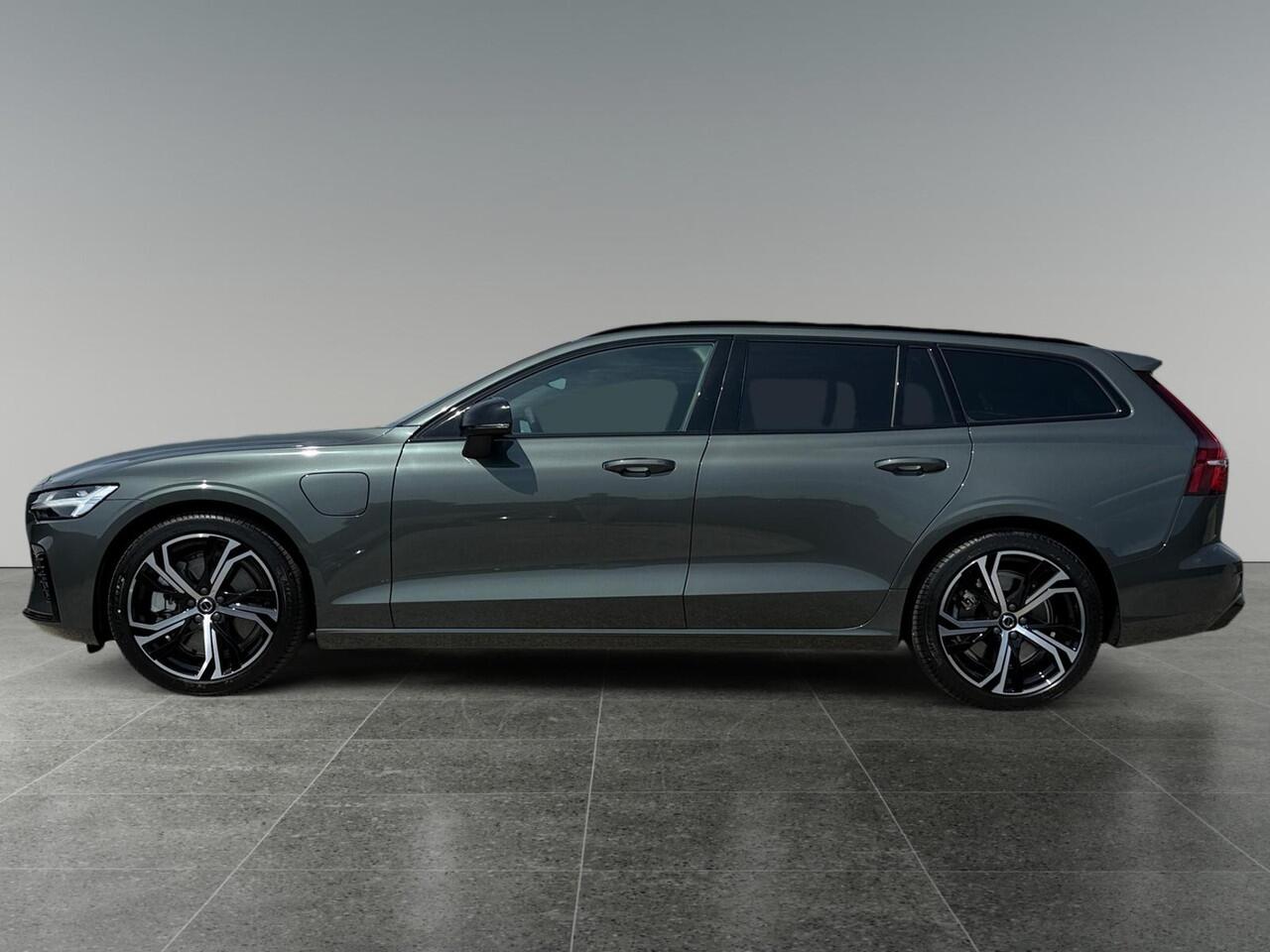Volvo V60 2.0 T6 Plug-in hybrid AWD Plus Dark | PRIVATE LEASE VANAF: ¤1017 p.m. | Amber Nappa Lederen bekleding | Panoramadak | Extra getint glas | Harman/Kardon Audio |
