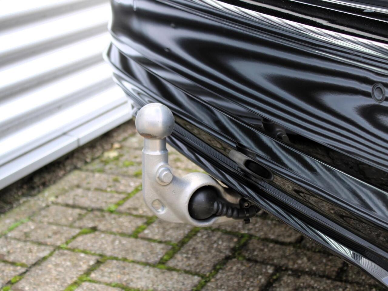 Volvo V60 2.0 T6 Plug-in hybrid AWD Plus Dark Automaat / 360* camera / Trekhaak / Nappa leder interieur / Long range accu / Google Maps navi