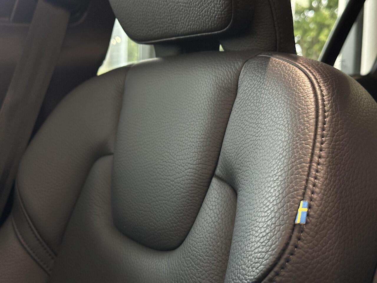 Volvo V60 2.0 B3 Inscription | TREKHAAK | PANORAMADAK | LEDEREN BEKLEDING | COMPLETE AUTO!