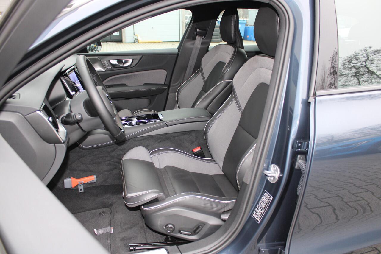 Volvo V60 T6 Plug-in hybrid AWD Plus Dark | Sport stoelen | Trekhaak | Verwarmbaar voorruit