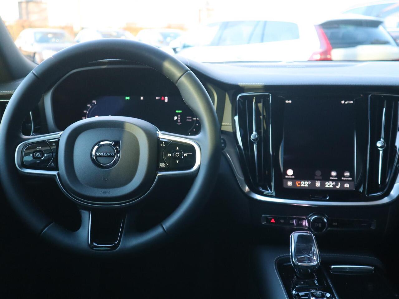 Volvo V60 2.0 T8 Plug-in hybrid AWD Ultra Perf. Ed. Dark | Uit voorraad leverbaar!| MY26!|