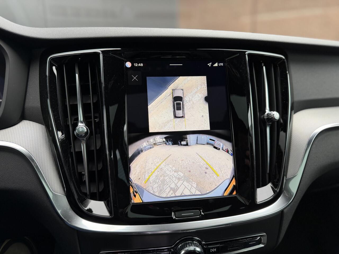 Volvo V60 2.0 T6 Plug-in hybrid AWD Plus Dark Premium | Climate | 19'' Wielen