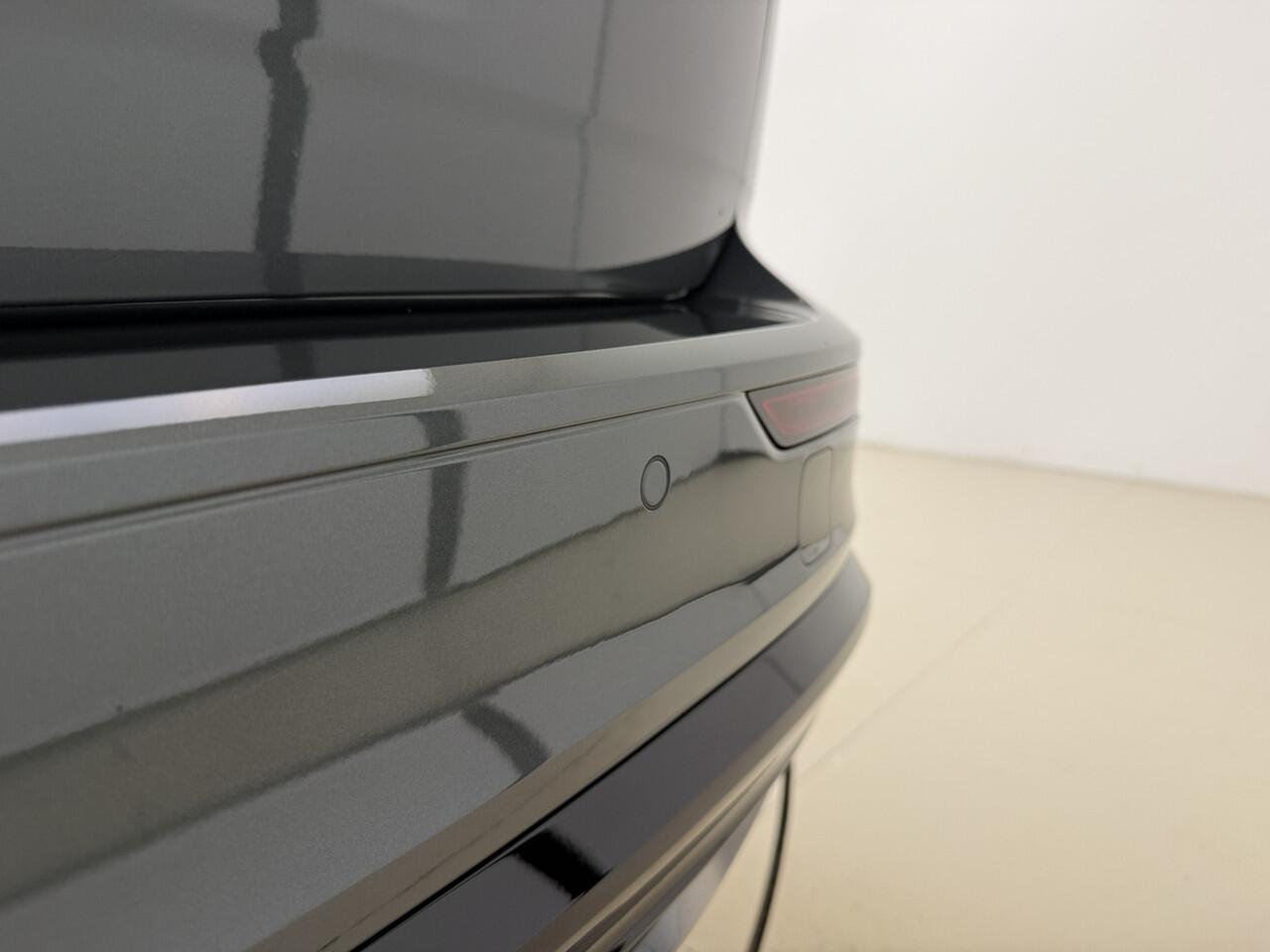 Volvo V60 T6 350pk AWD Plus Dark / Panoramisch dak / Head-up display / Keyless / 360Camera / H&K Audio / Sportstoelen.