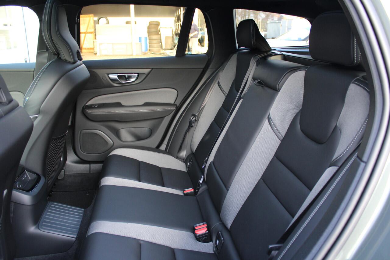 Volvo V60 T6 Plug-in hybrid AWD Plus Dark | Premium | Sport Stoelen | 19" Velgen